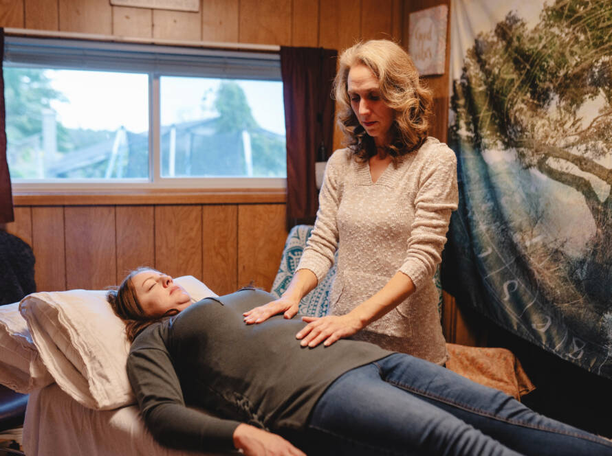 Healing light visualization during Reiki practice